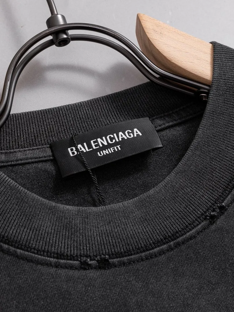 P100✨🔥 [balenciaga] 2026FW short-sleeved T-shirt Premium 26s double yarn 300g fabric, washed with Ma Liang distressed process Color: washed black, washed white, washed Khaki Size: S M L XL 2XL